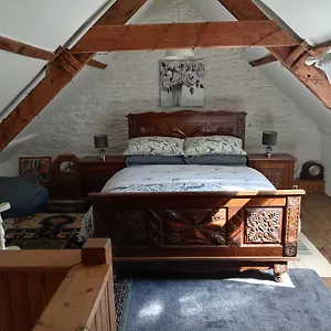Character Breton Holiday home Carhaix-Plouguer