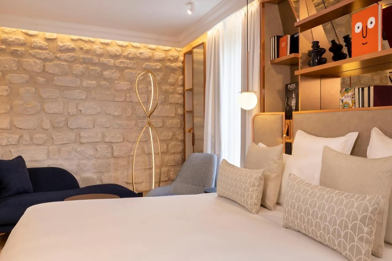****  Alberte Hotel Paris Fransa